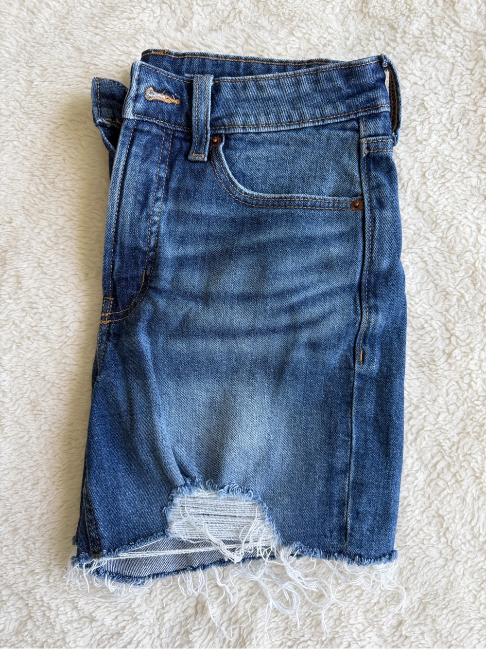 Women’s Medium Wash Jeans Shorts
